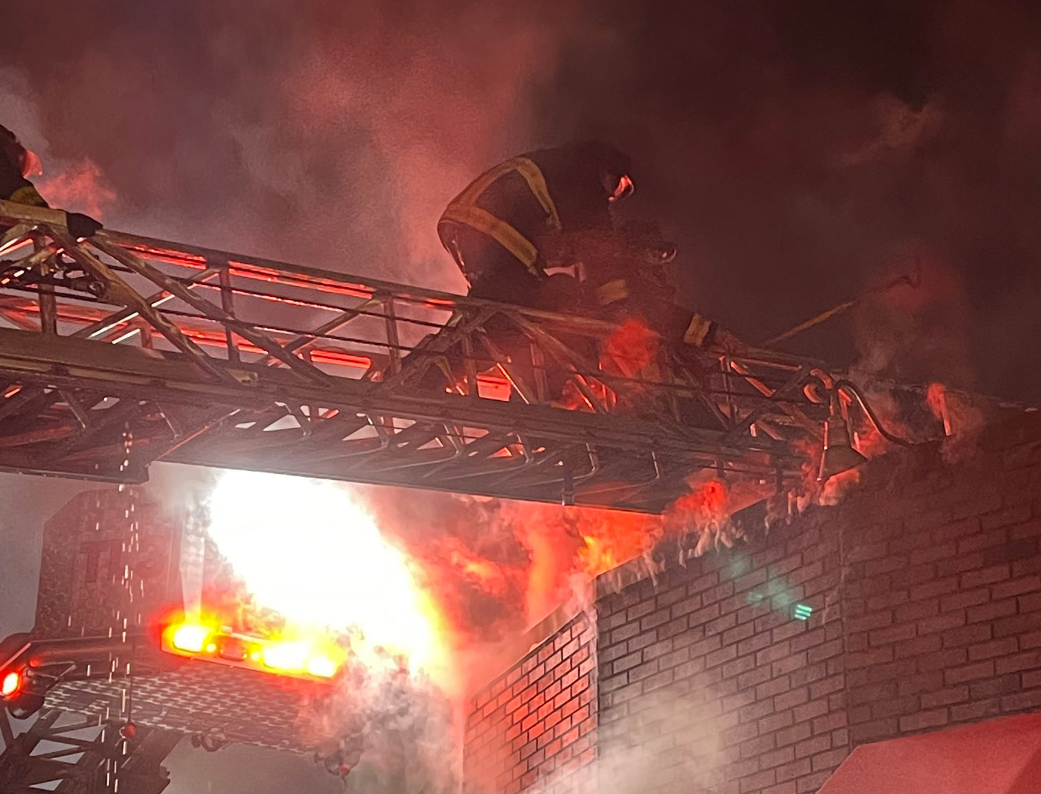 Bowdoin Street laundromat goes up in flames - Dorchester Reporter